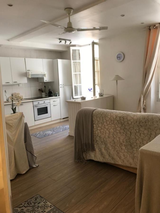 Studio Tt Equipe Parking Coeur Ville Санари-сюр-Мер Екстериор снимка