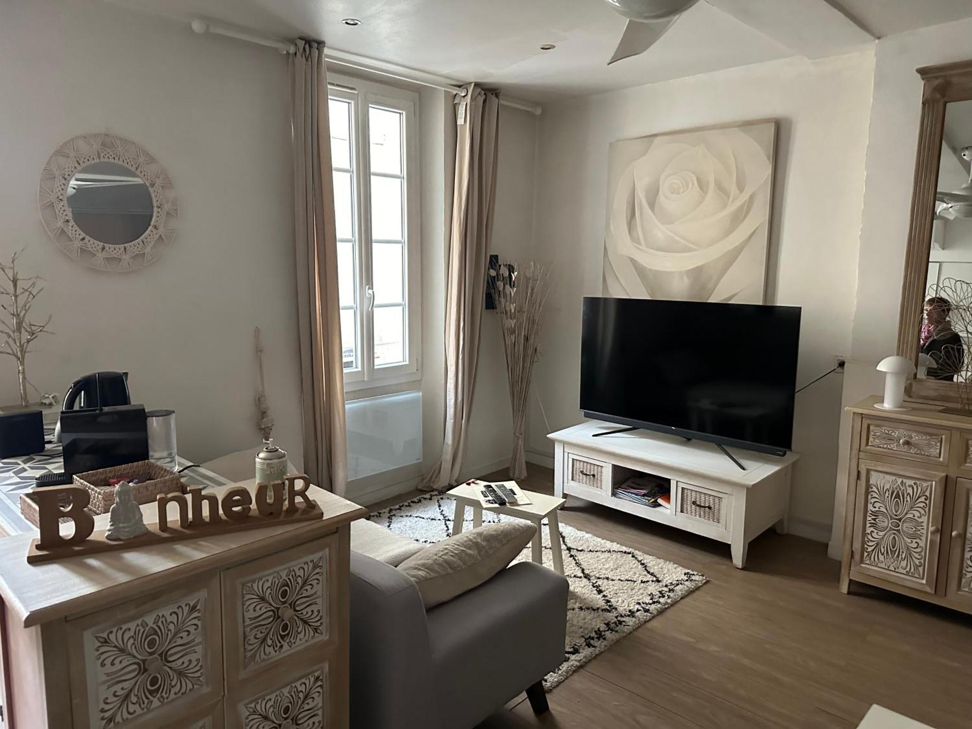 Studio Tt Equipe Parking Coeur Ville Санари-сюр-Мер Екстериор снимка